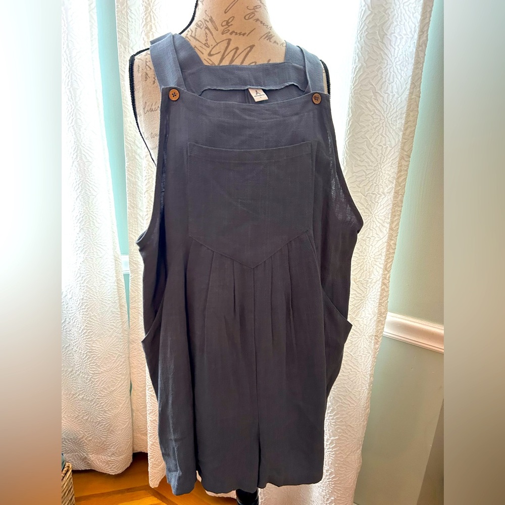 Cute AnRabess Jumper (Shorts) size Large